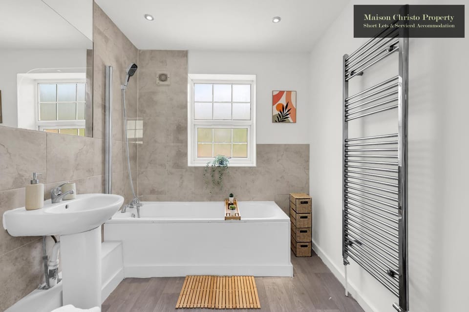 Shower, Toilet, Bathroom, Bath, towels