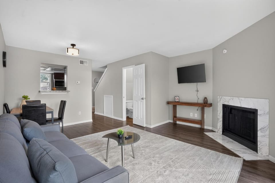 Regency Place Spacious 2BR Townhome Apartment in Beaumont