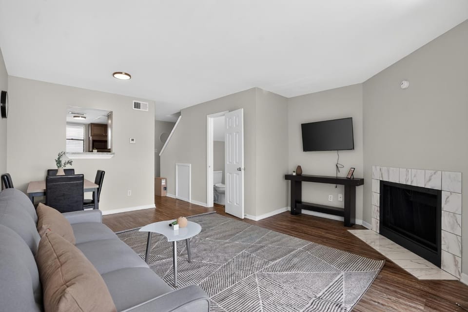Regency Place Bright Two-Bedroom Home Apartment in Beaumont