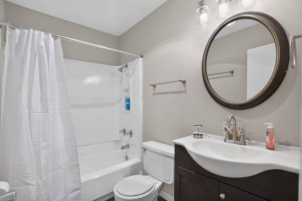 Regency Place Cozy 2BR for Work & Rest Apartment in Beaumont