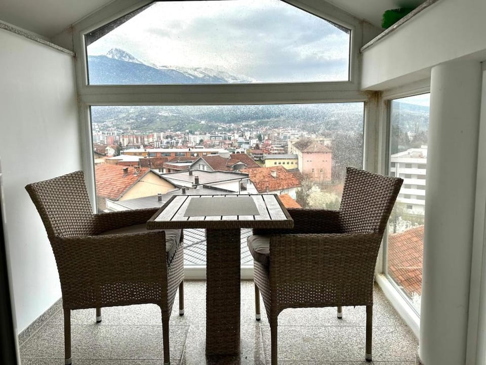View (from property/room), Balcony/Terrace, Mountain view