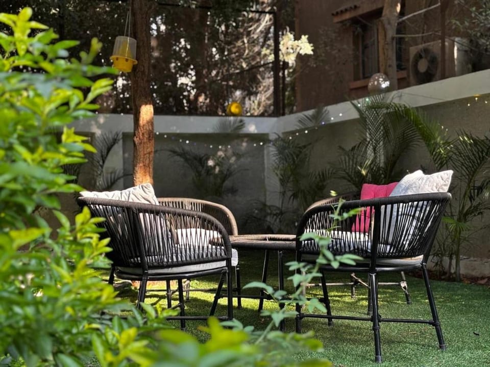 Garden Retreat 2BR in Heliopolis Balcony &Garden Apartment in Cairo Governorate