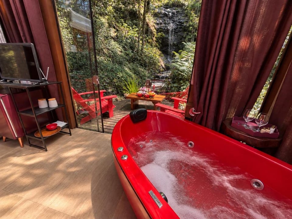 Chalé Piramyd com hidro e piscina aquecida Nature lodge in State of Santa Catarina