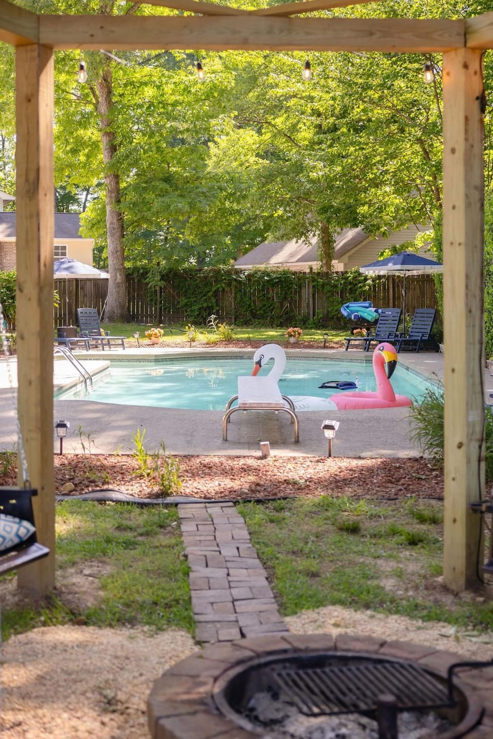 5 Kings 2QPullouts 5br 4bath Firepit Pool Hottub House in Knoxville