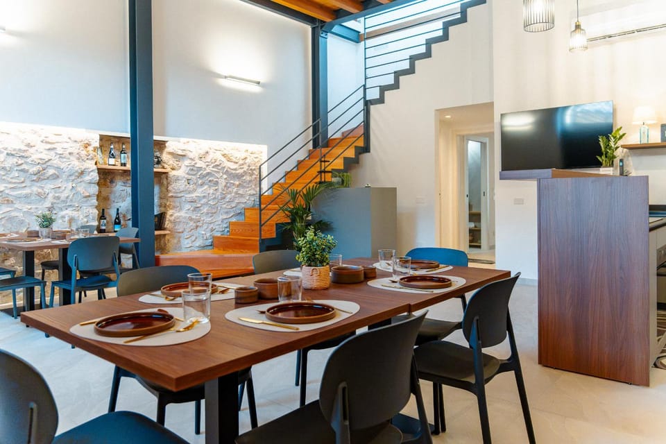 Communal lounge/ TV room, Kitchen or kitchenette, Living room, Dining area, Breakfast