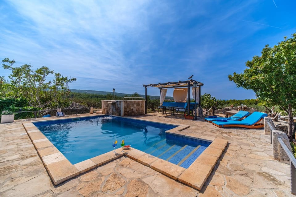 Hot Tub, Swimming pool