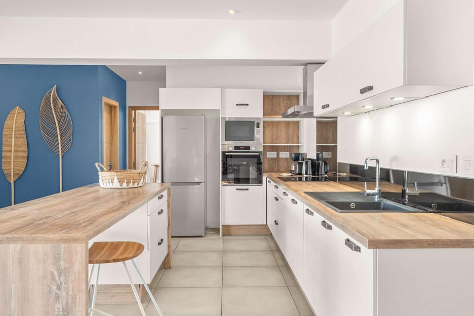 Blue Horizon - Luxury Penthouse & Private Pool Apartment in Rivière Noire District, Mauritius