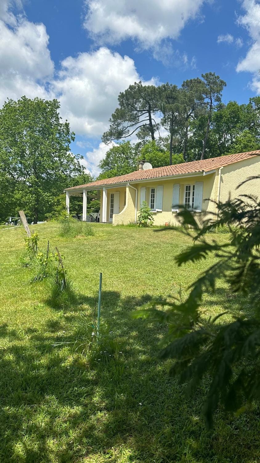 Domaine de charme 3 étoiles , piscine XXL et parc verdoyant House in Nouvelle-Aquitaine