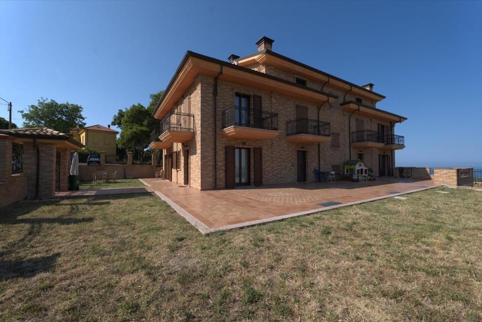 -Vista mare- WiFi AC giardino e posto auto Apartment in Senigallia