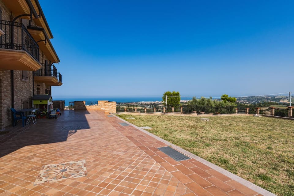 -Vista mare- WiFi AC giardino e posto auto Apartment in Senigallia