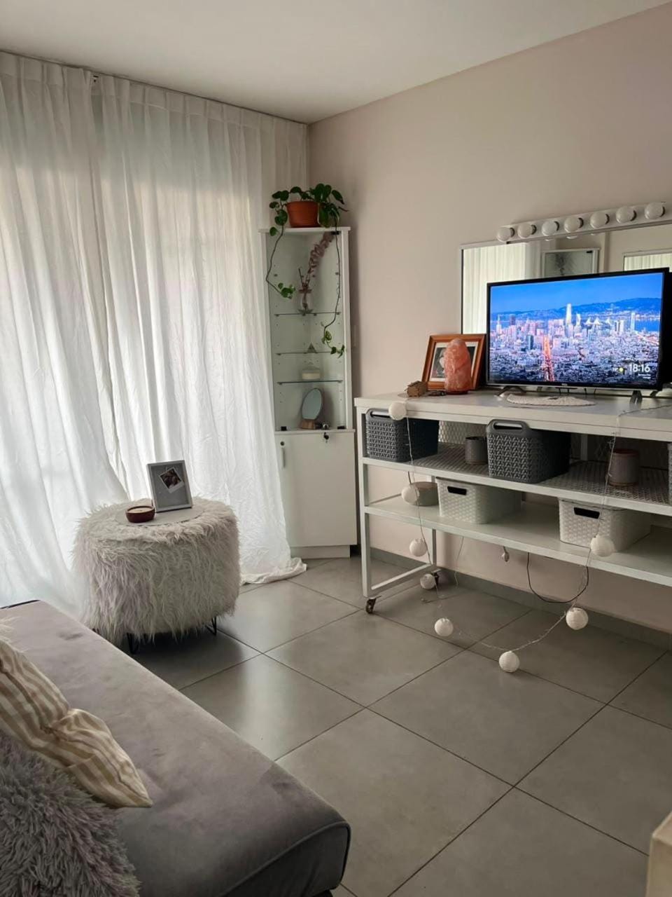 TV and multimedia, Seating area