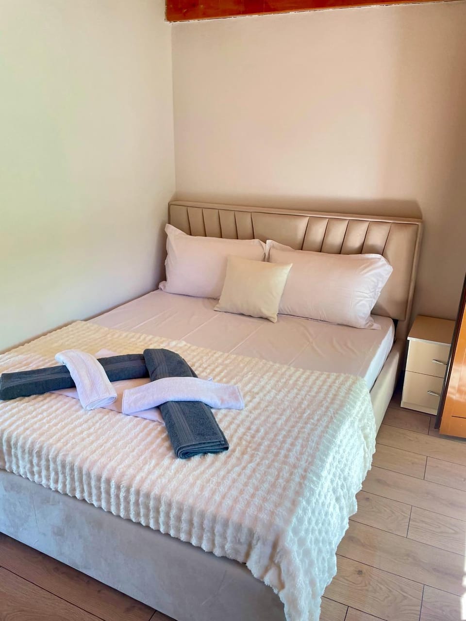 Lokthi Rooms Bed and Breakfast in Europe