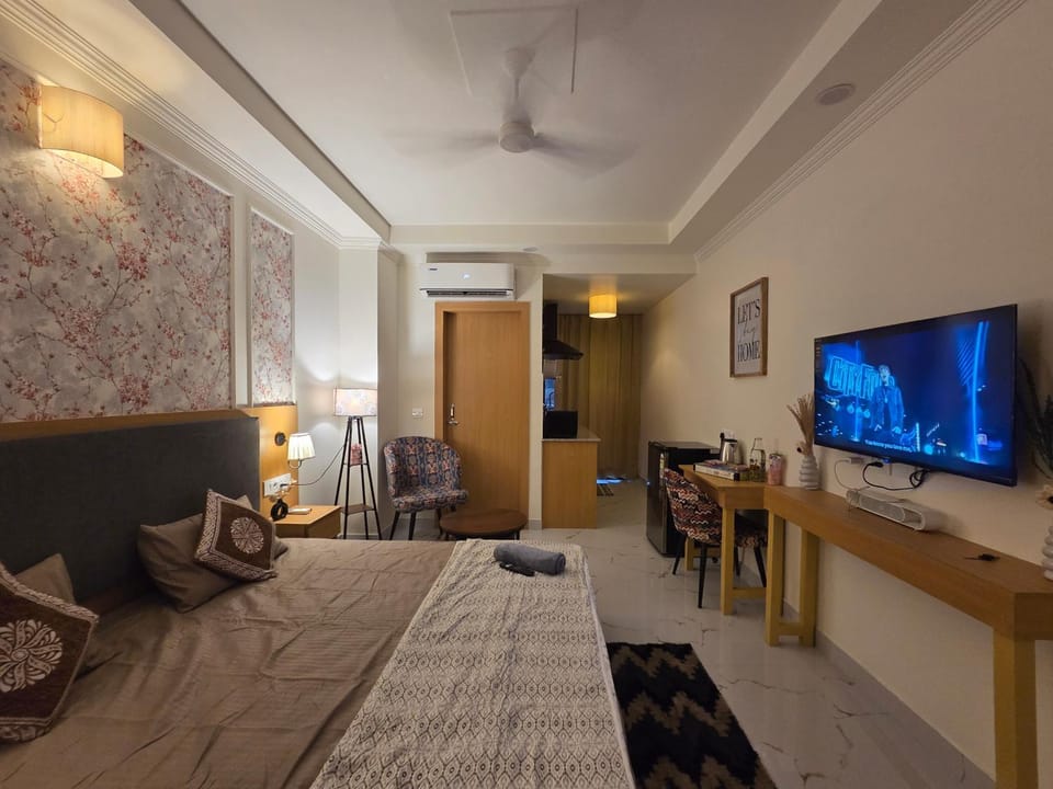 Home & Lush Living Apartment in Gurugram