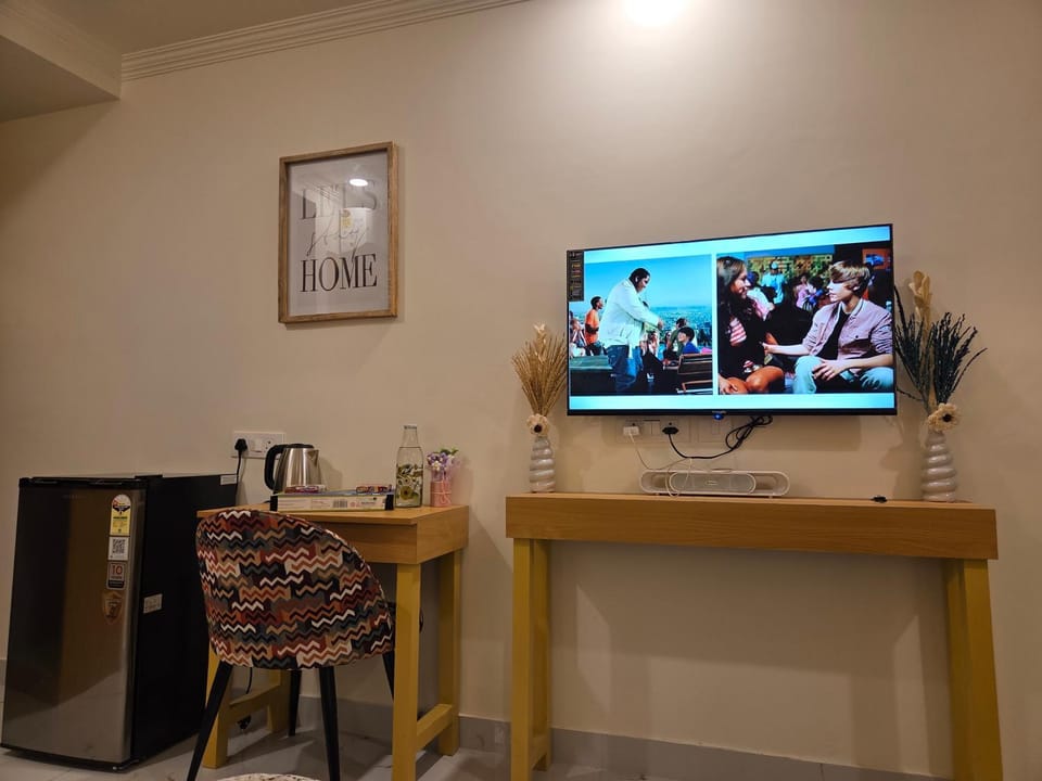Home & Lush Living Apartment in Gurugram