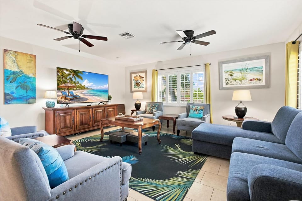 Spacious property with separate living quarters pool & lanai dog friendly House in South Venice
