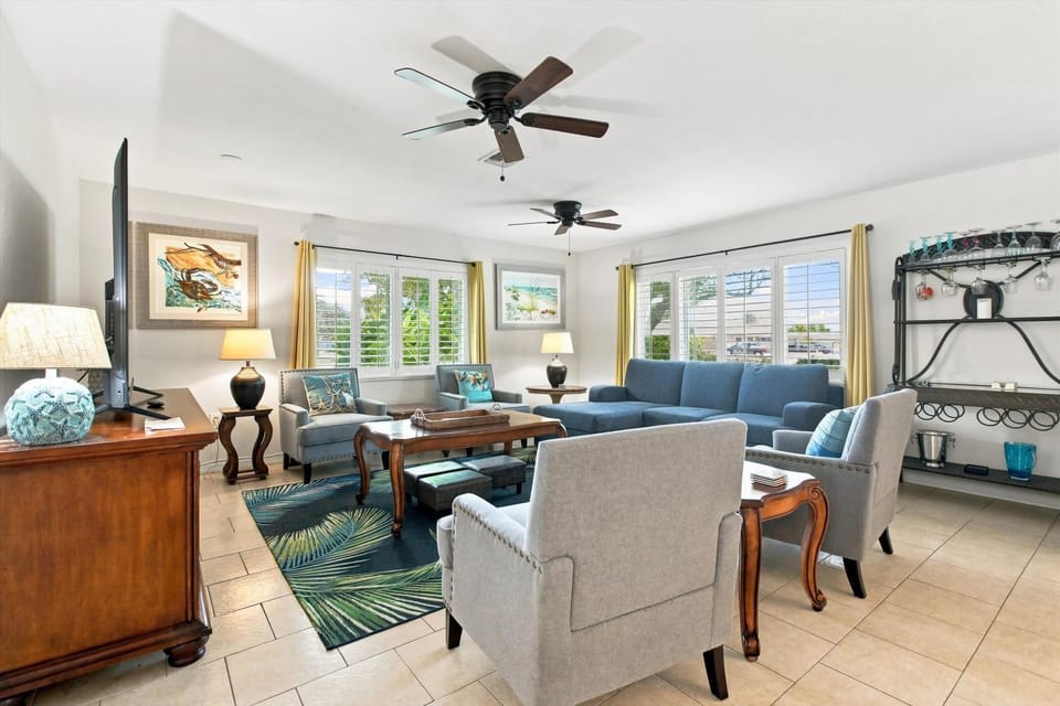 Spacious property with separate living quarters pool & lanai dog friendly House in South Venice
