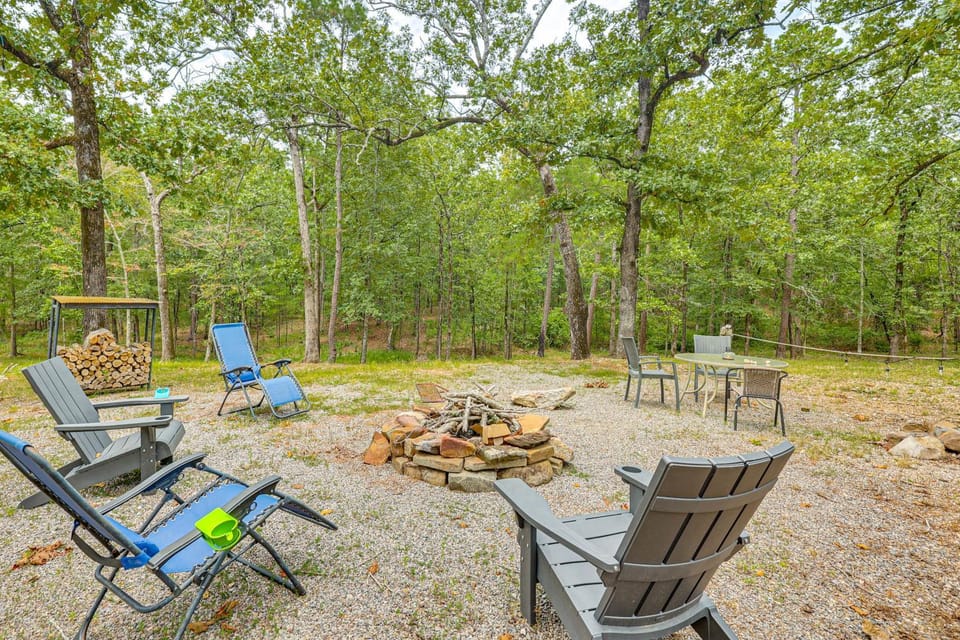 Adventure Basecamp Near Lake Ouachita! Apartment in Lake Ouachita