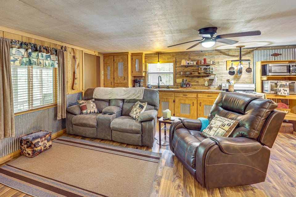 Adventure Basecamp Near Lake Ouachita! Apartment in Lake Ouachita