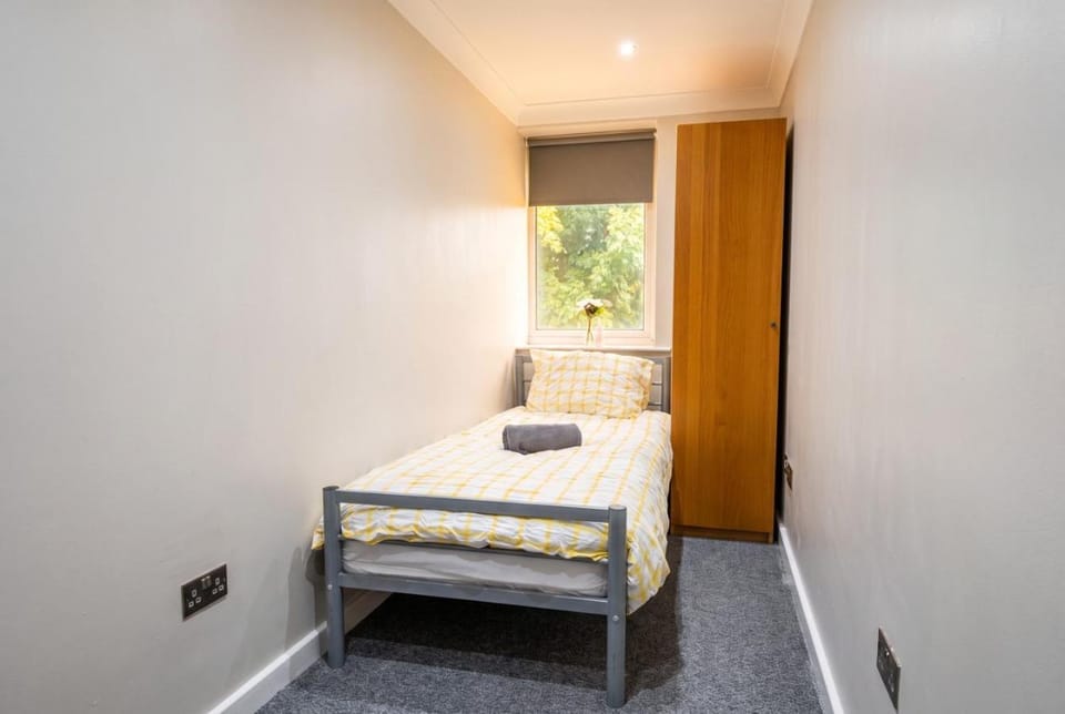 Bed, Bedroom, wardrobe