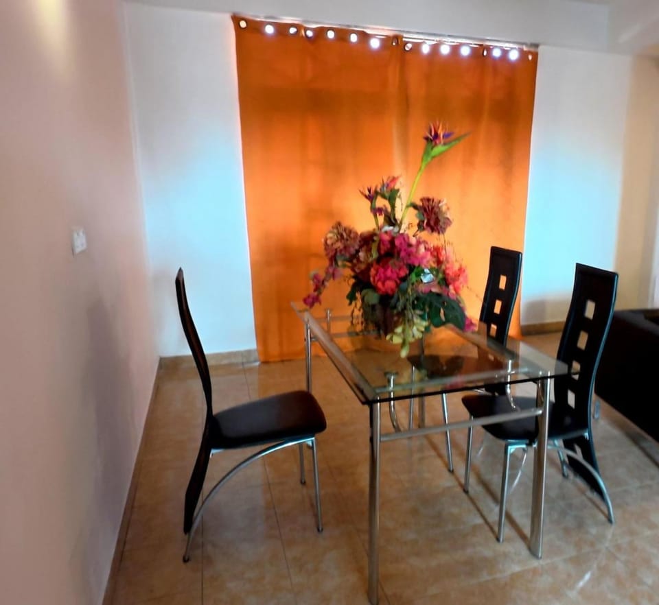 Air Conditioned 2 Bedroom Apartment Colombo 8 Apartment in Colombo