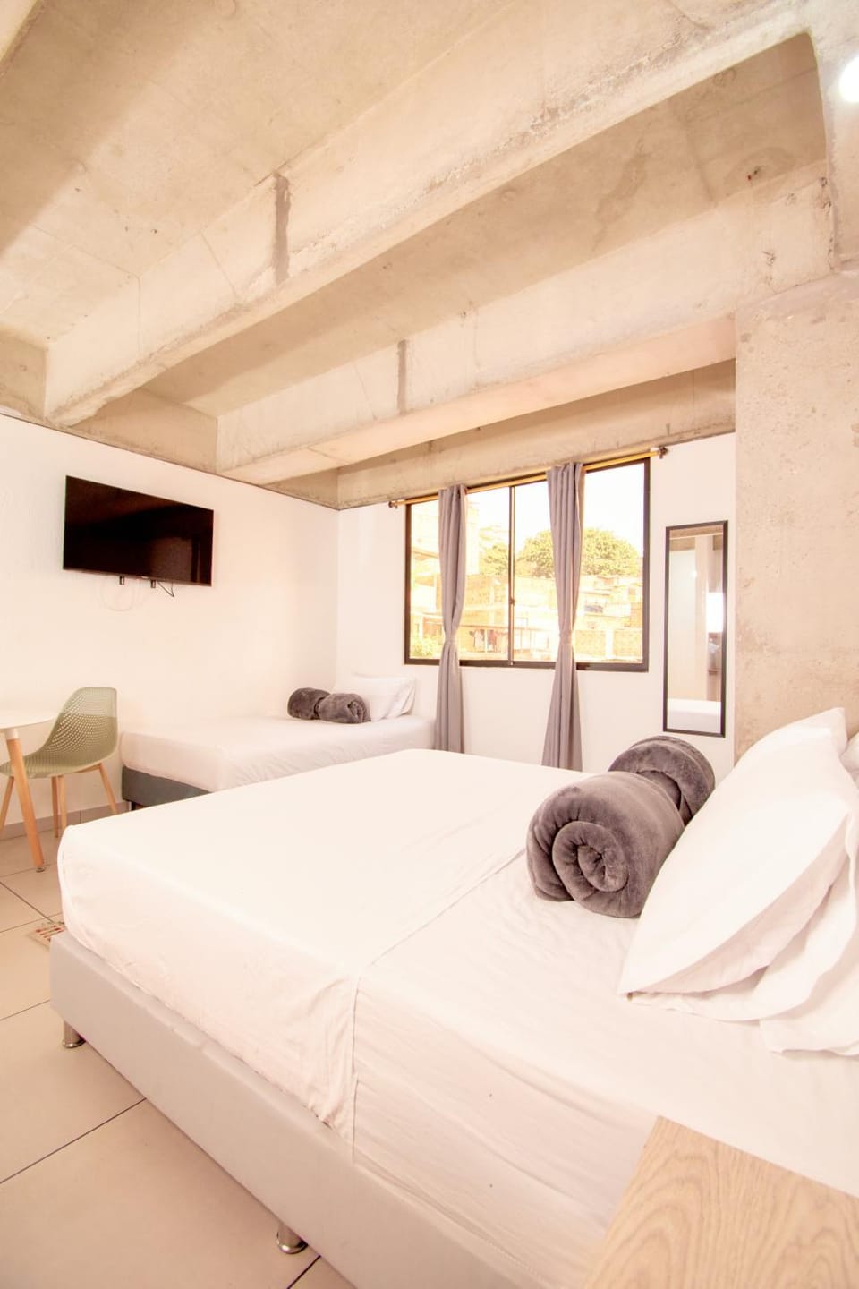 TV and multimedia, Photo of the whole room, Bedroom
