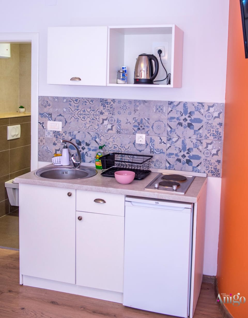 Kitchen or kitchenette