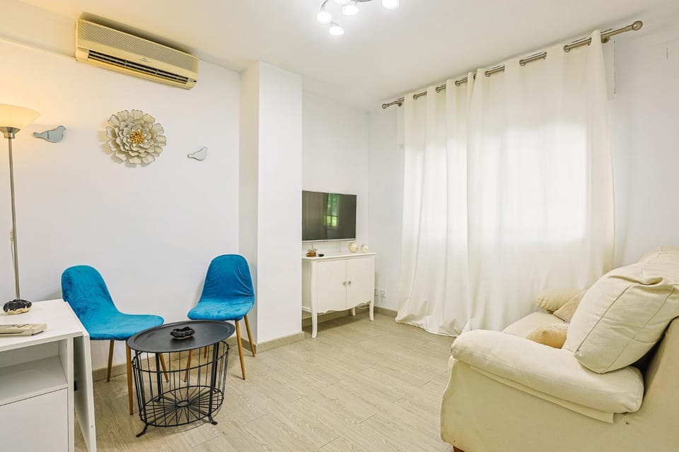 Apartamento con Aire Acondicionado en Marques de Nervion Apartment in Seville