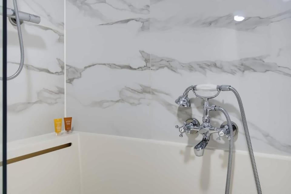 Bathroom, Bath