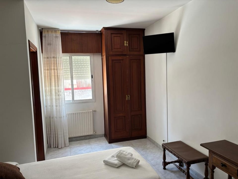 TV and multimedia, Photo of the whole room, Bedroom