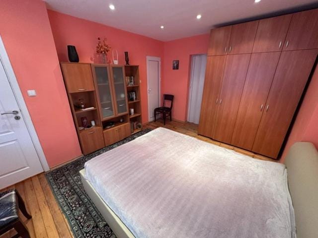 City Center 2-Bedroom House with Yard & Parking Apartment in Bulgaria