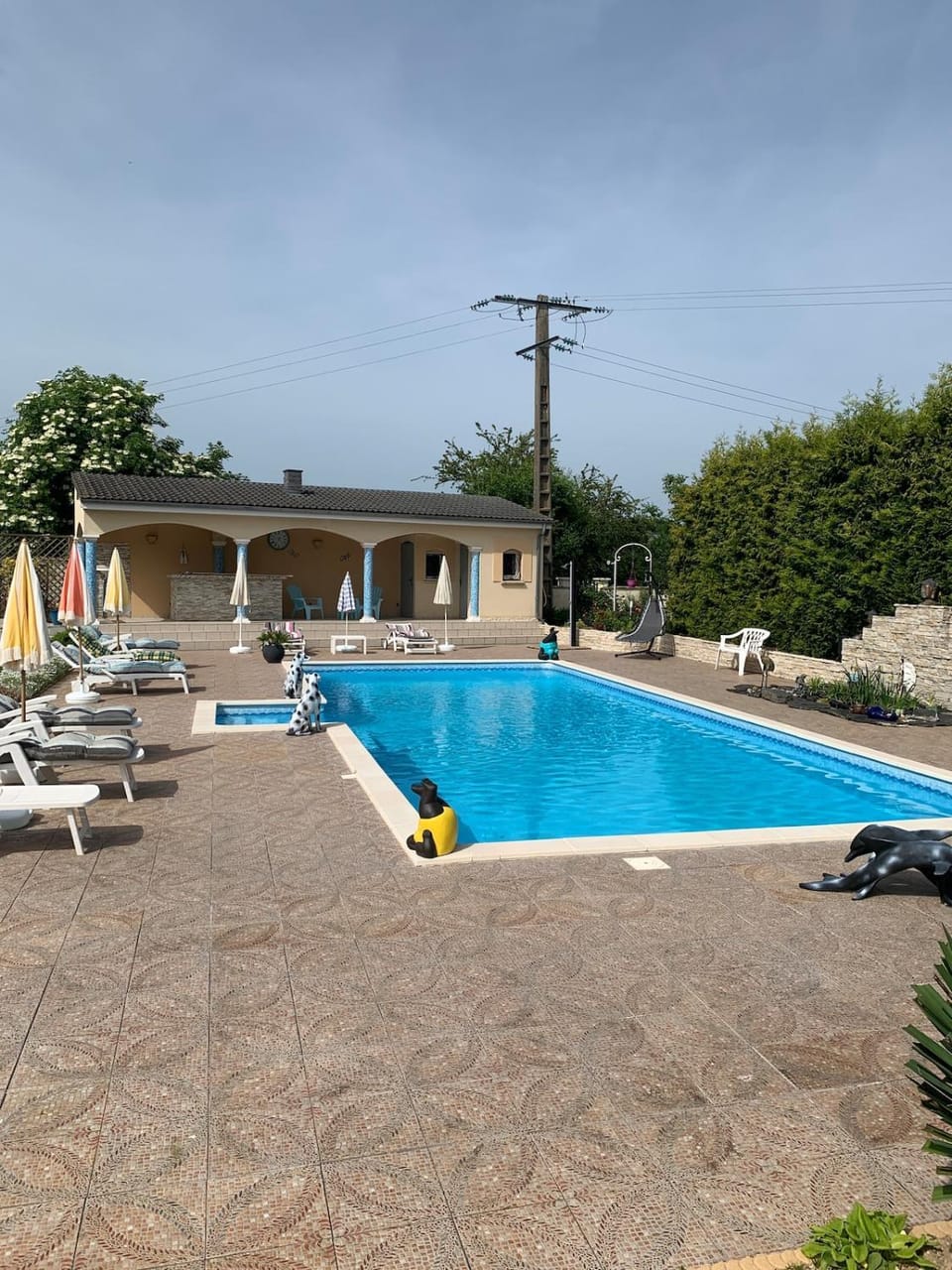 Swimming pool