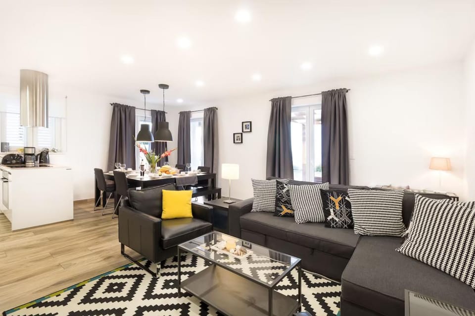 Modern Penthouse Split with Jacuzzi & Terrace Campground/ 
RV Resort in Split