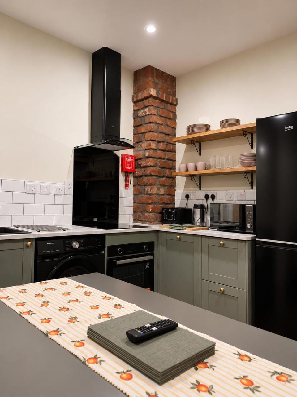 Dining area, kitchen