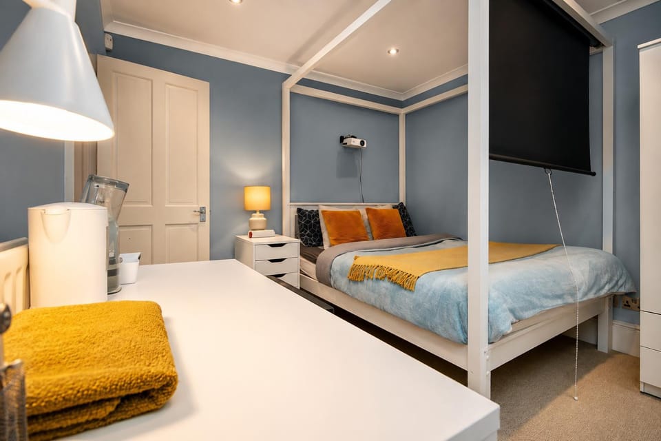 Double Room with Garden, Hot Tub & Sauna Vacation rental in London