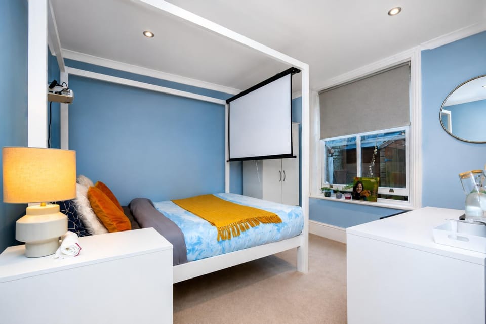 Double Room with Garden, Hot Tub & Sauna Vacation rental in London