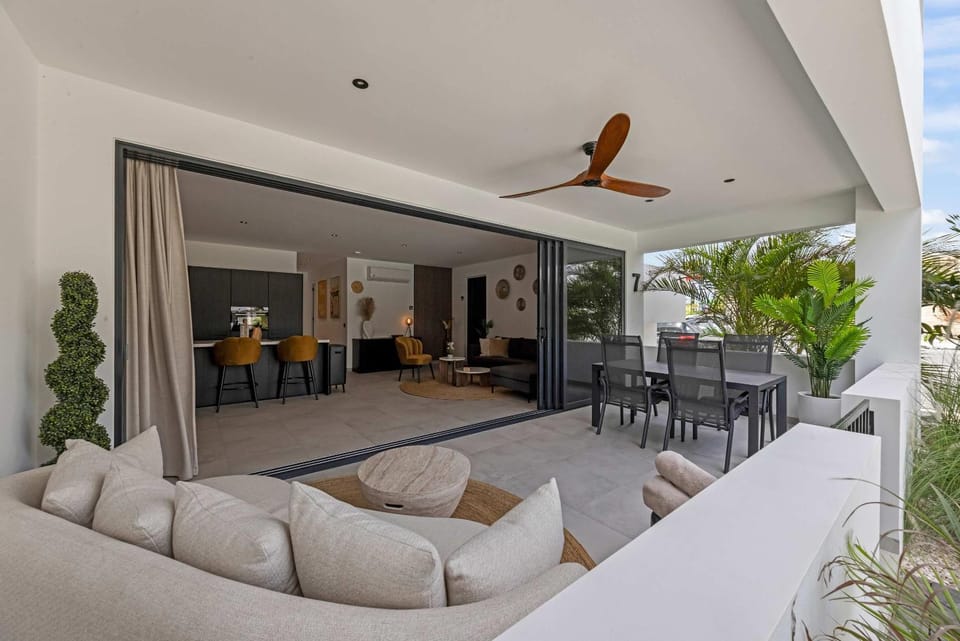 Azure stay - Luxury Stay - Pool - Santa Rosa Apartment in Willemstad