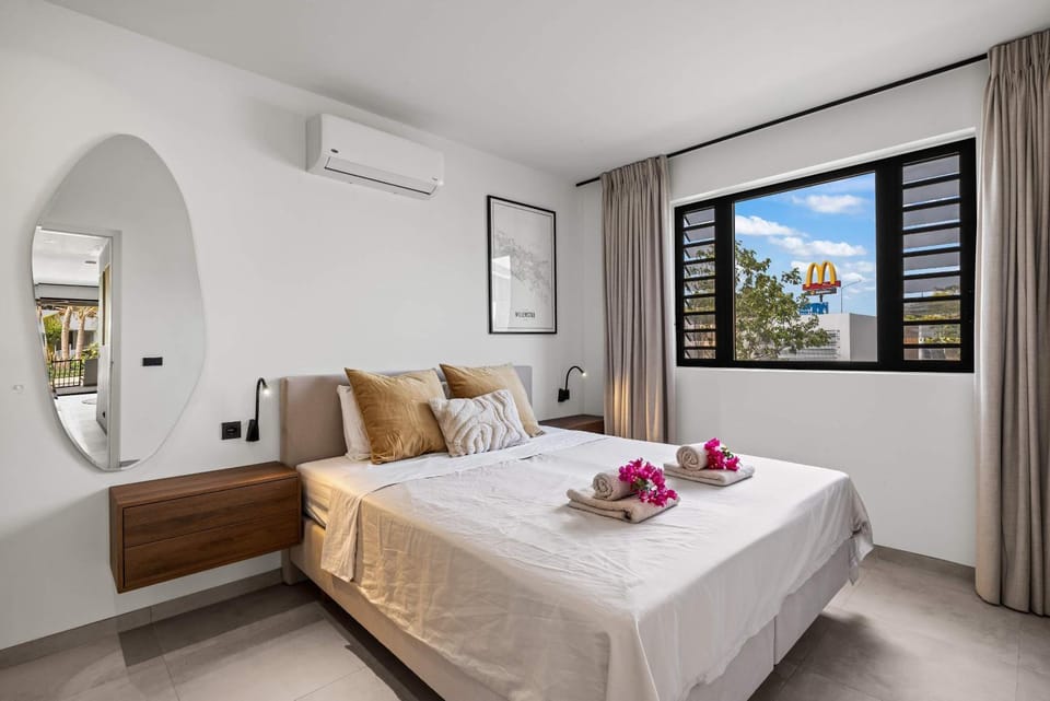 Azure stay - Luxury Stay - Pool - Santa Rosa Apartment in Willemstad
