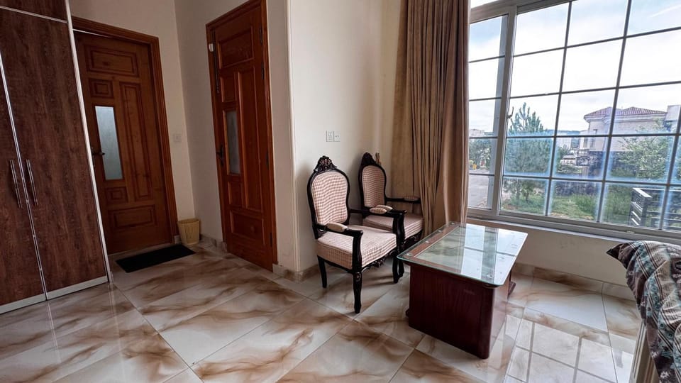 Seating area, Bedroom
