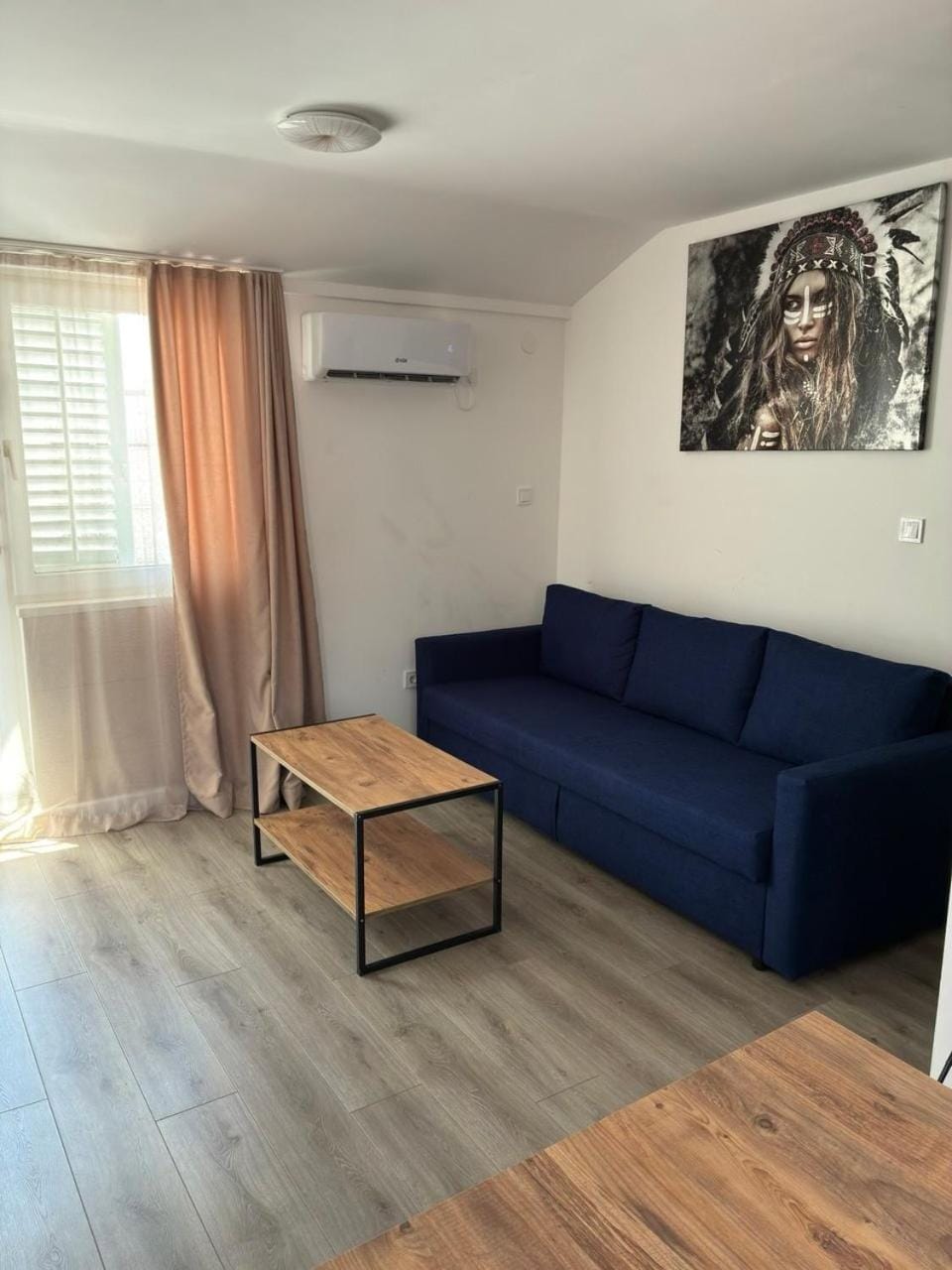 Living room, air conditioner