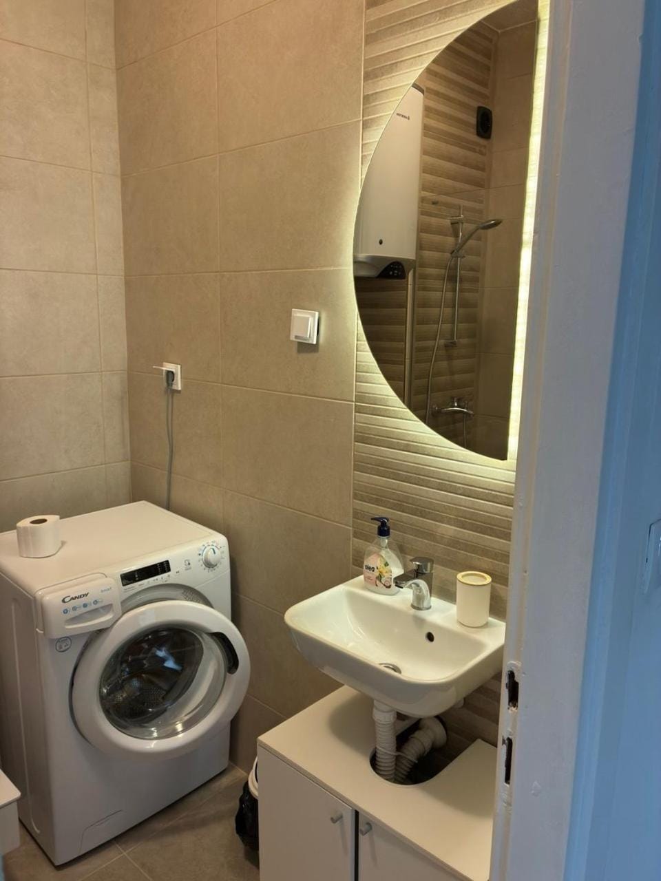 Toilet, washing machine