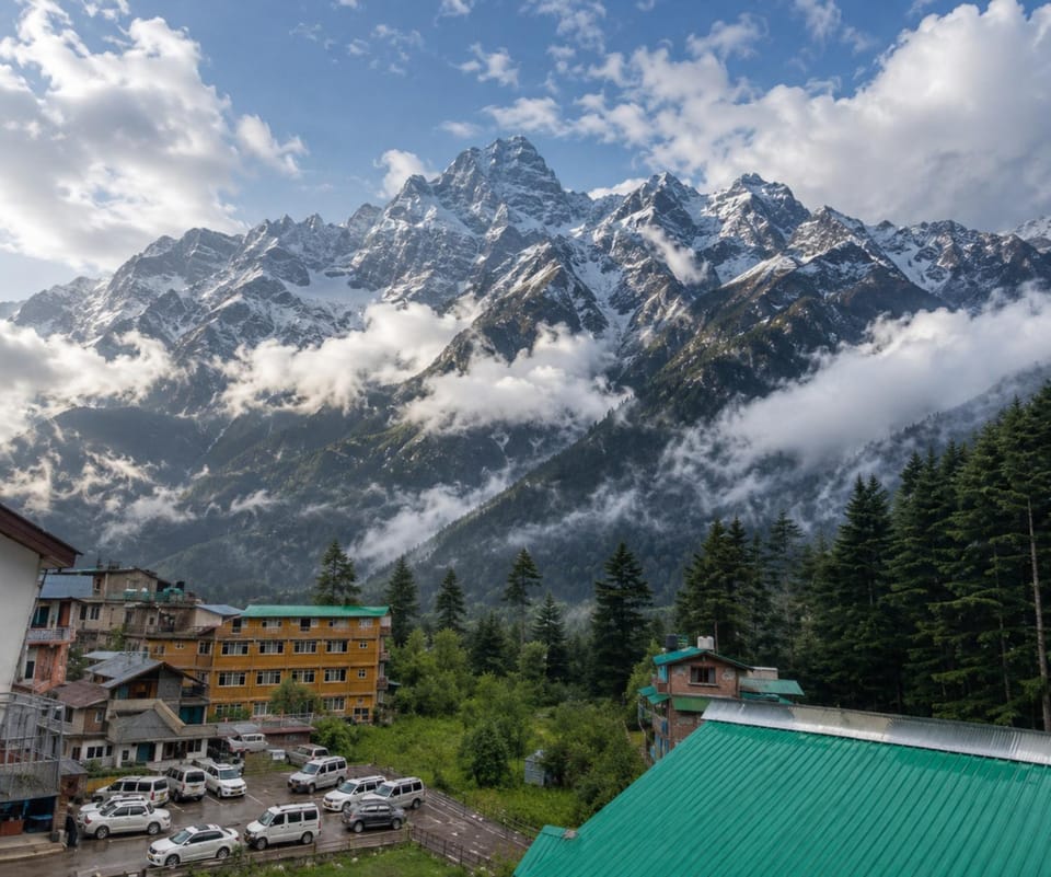 Property building, Day, Balcony/Terrace, Mountain view
