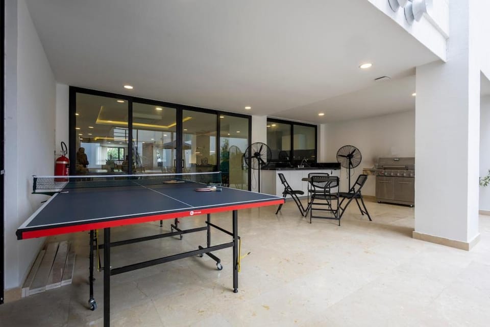 Table tennis