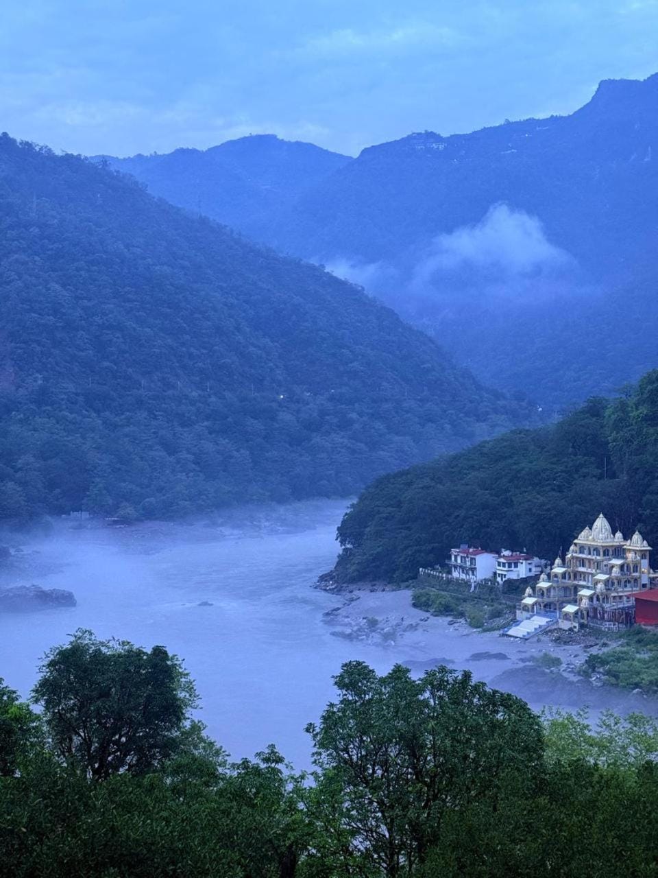 Himalaya Stays - Near Laxman Jhula Hotel in Rishikesh