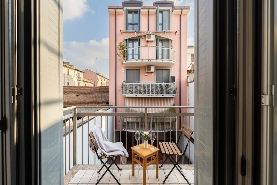 Property building, Balcony/Terrace