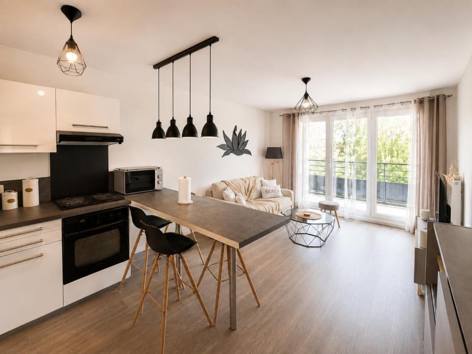 Communal lounge/ TV room, Living room, Lounge or bar, Seating area, kitchen