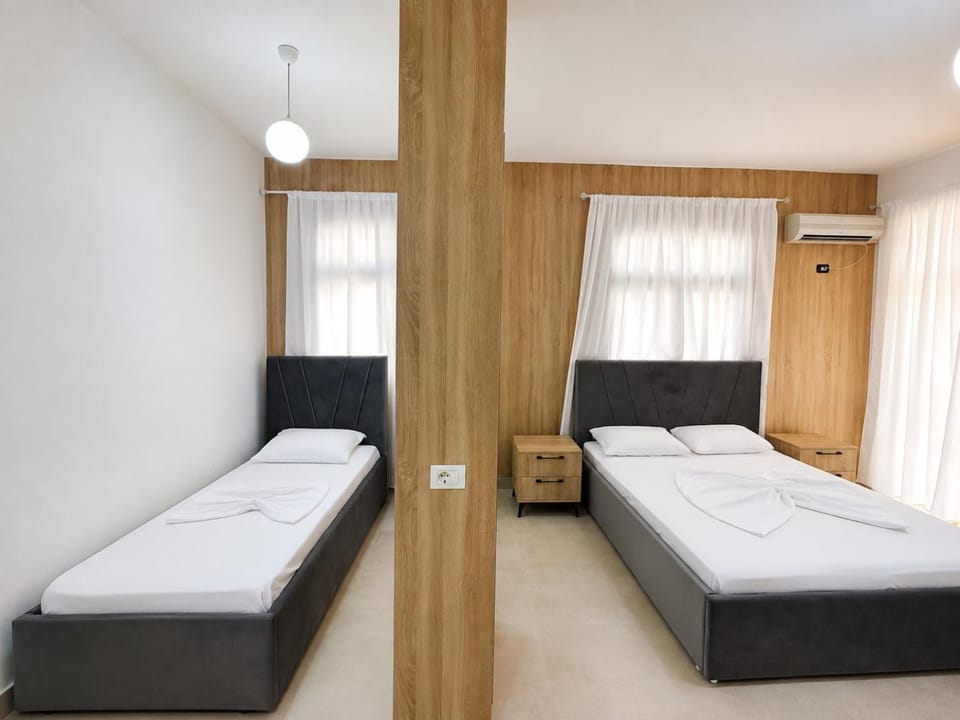 Bed, Photo of the whole room, Bedroom, air conditioner