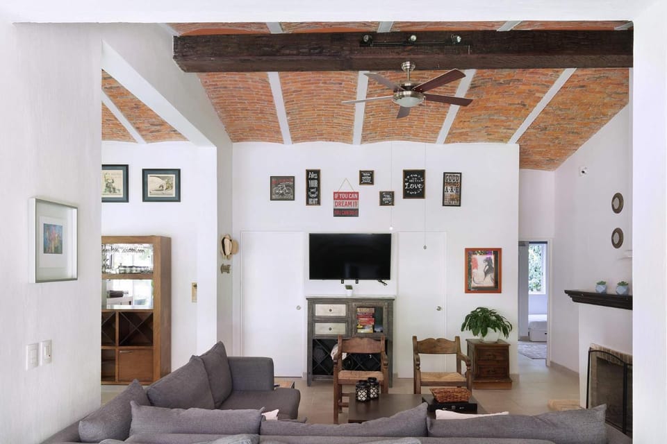 ANANA Villa Cristy 3BR Ajijic with Pool & Hot Tub Villa in Ajijic