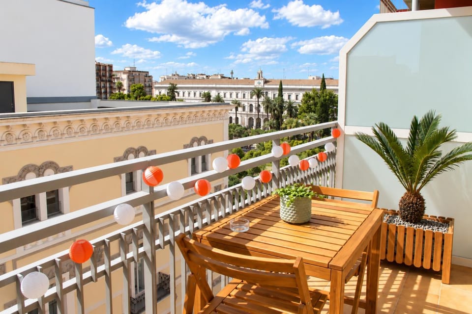 View (from property/room), Balcony/Terrace, Floor plan