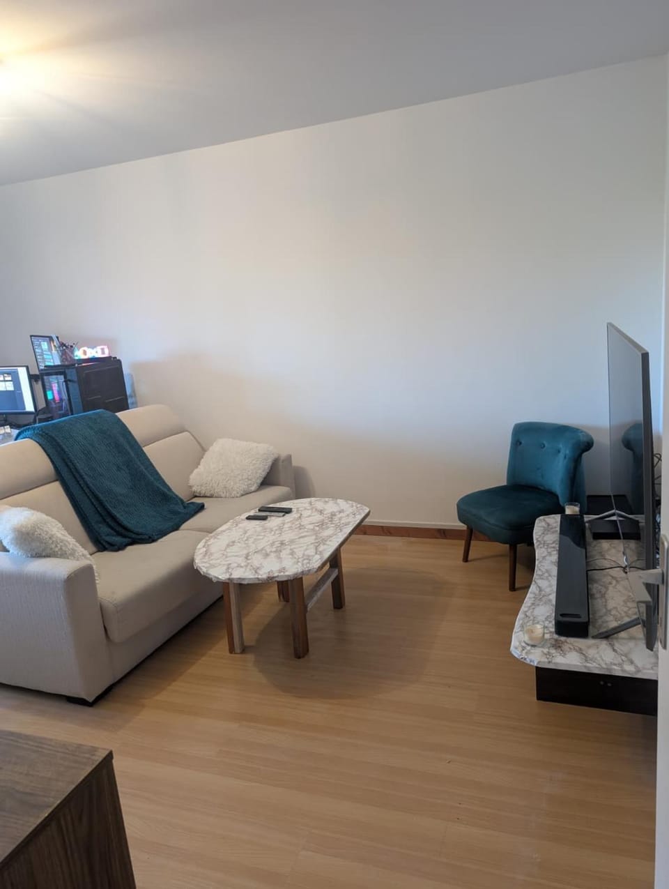 TV and multimedia, Living room, Seating area