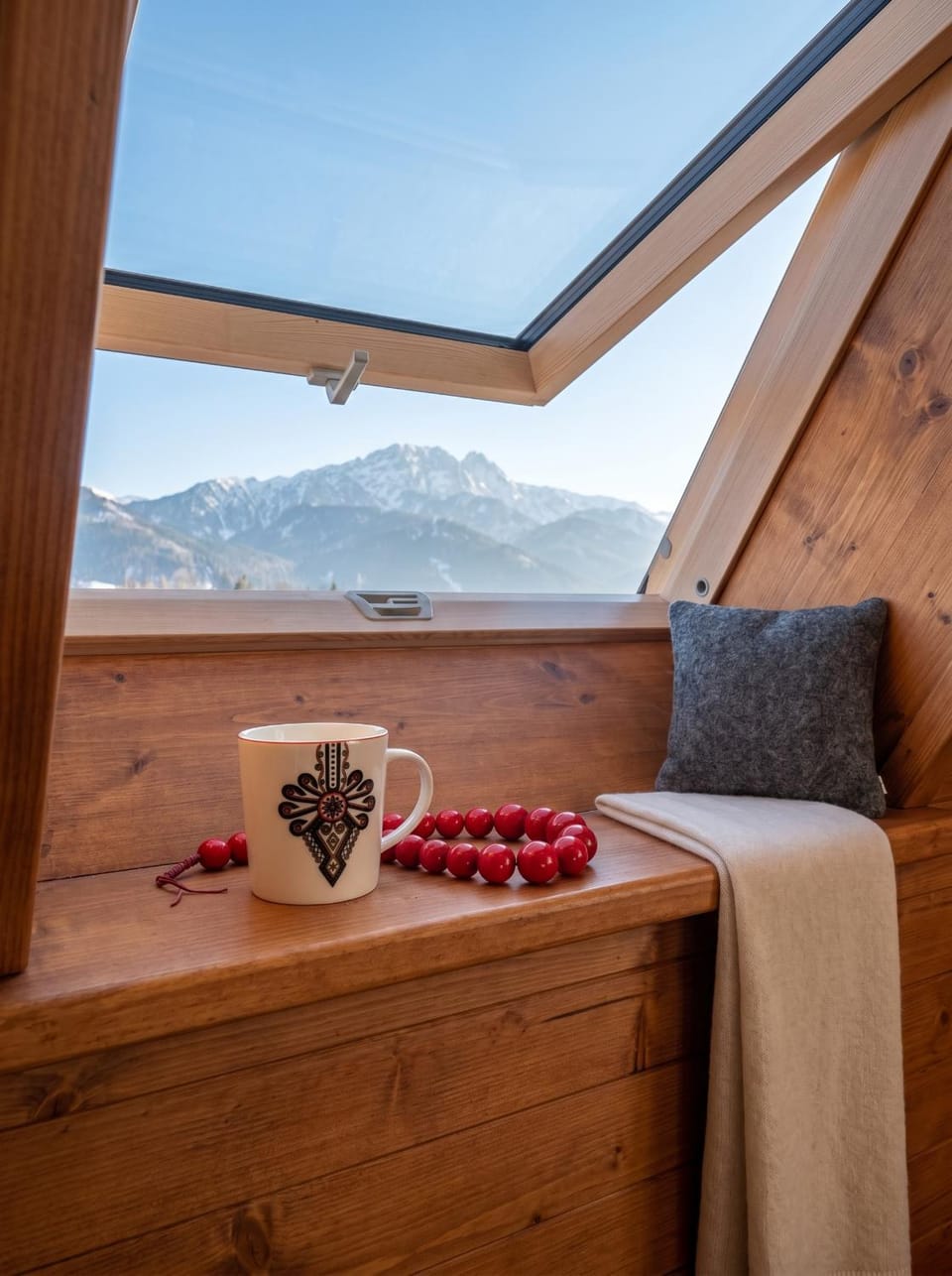 Bed, Natural landscape, Photo of the whole room, Bedroom, Mountain view